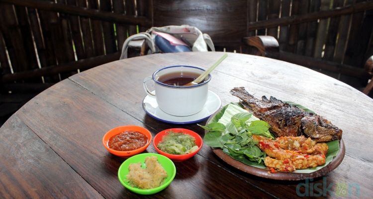 Secrets of a Simple Warung That Awakens Your Taste Buds in Cilacap